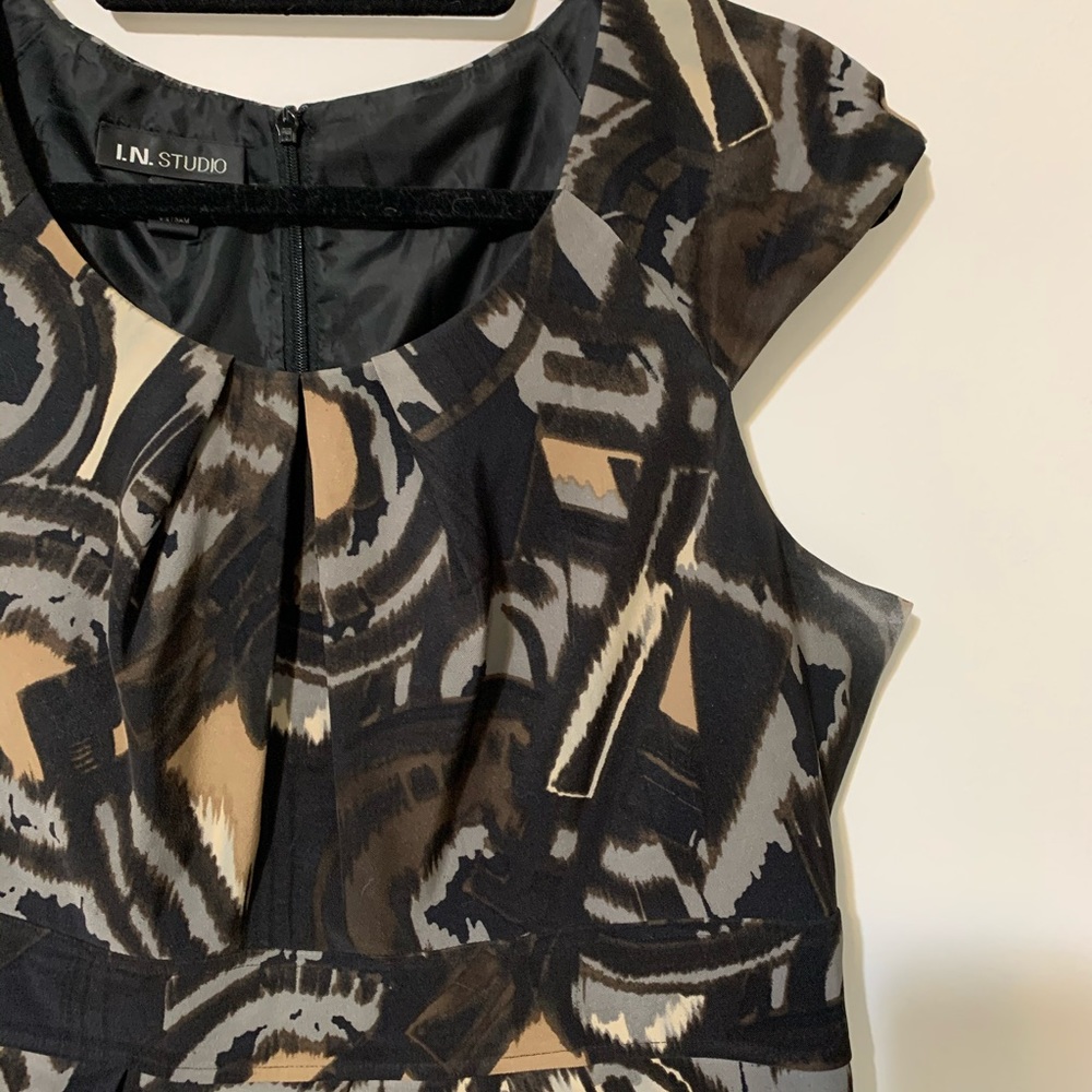 Pattern dress - Picture 3 of 5